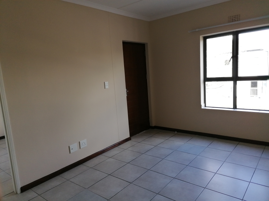 To Let 2 Bedroom Property for Rent in Buh Rein Estate Western Cape